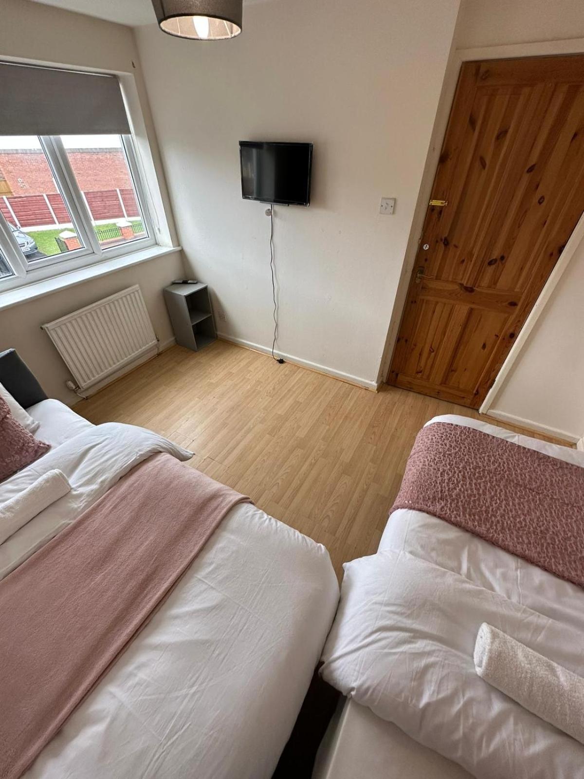 3 Bedroom Apartment Close To Manchester City Stadium And Coop Live Exterior foto