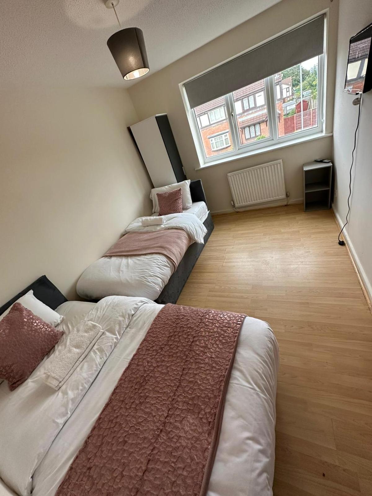 3 Bedroom Apartment Close To Manchester City Stadium And Coop Live Exterior foto